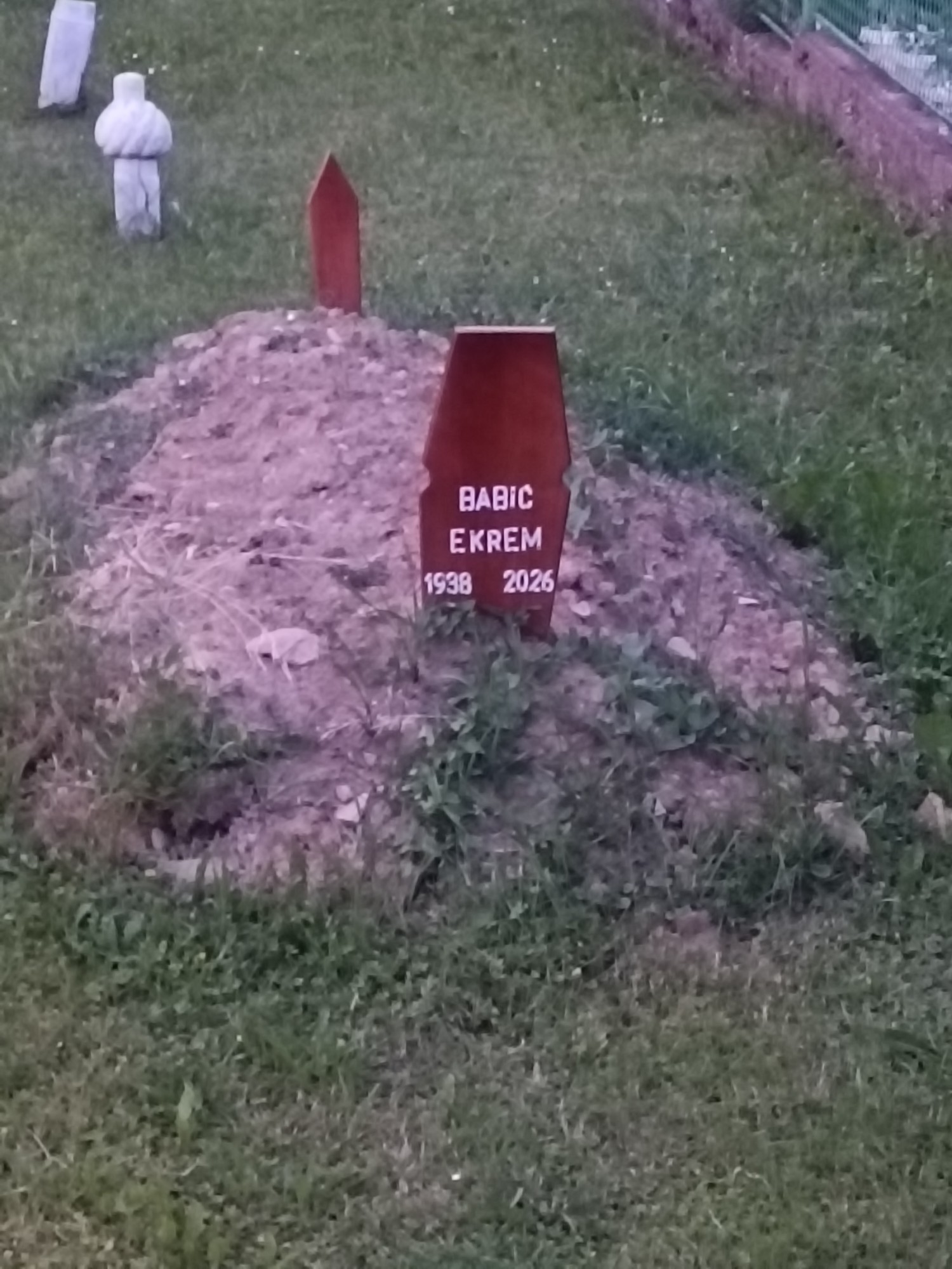 Fotografija groba EKREM BABIĆ
