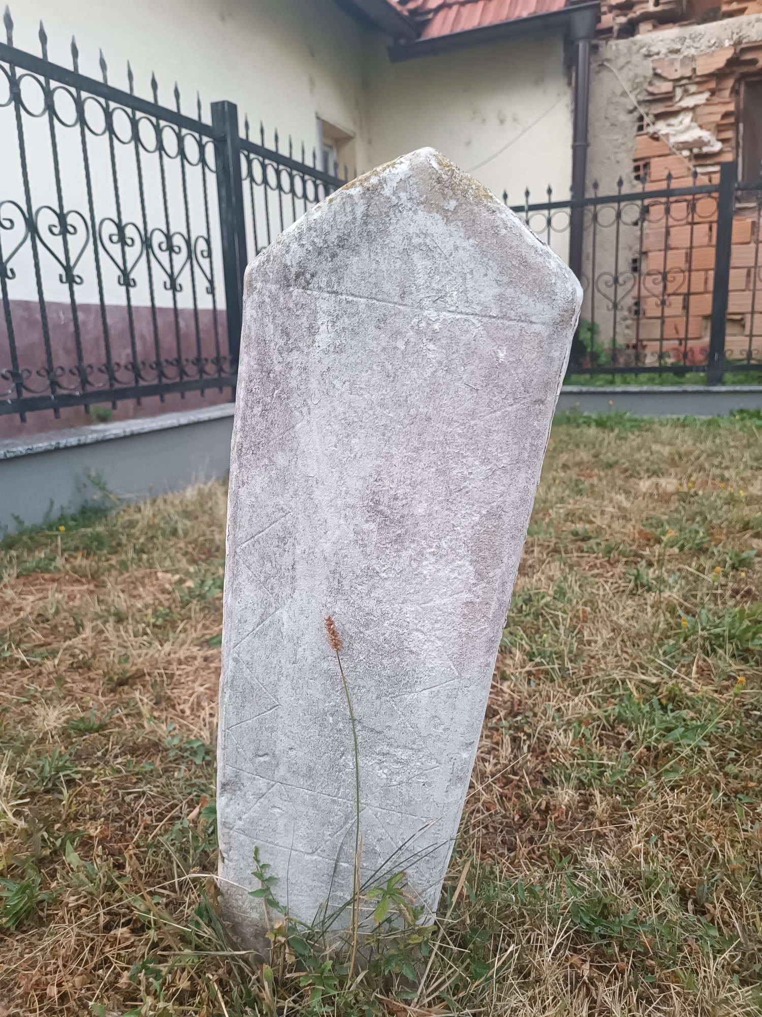 Fotografija groba bez naziva